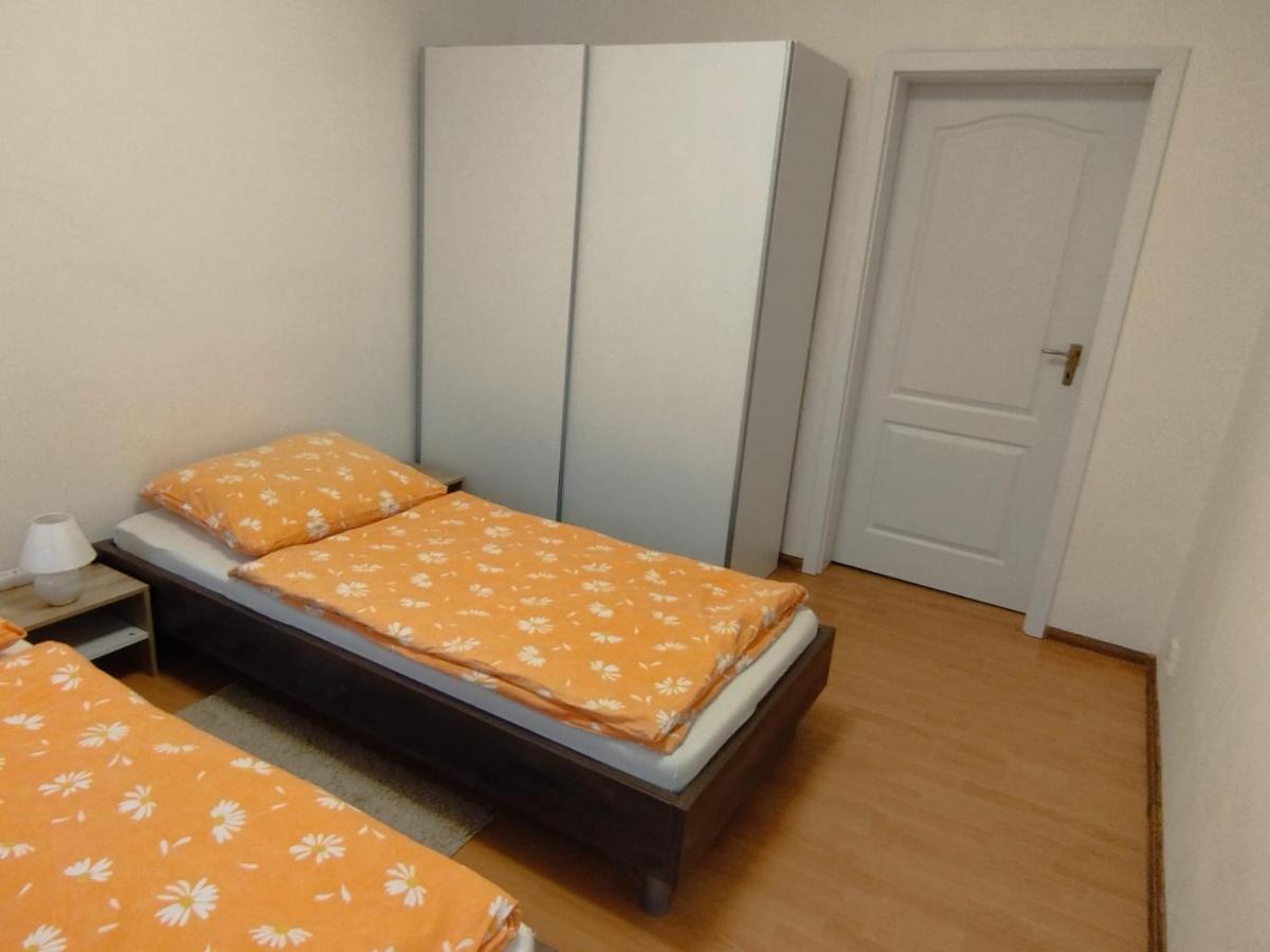 Appartement In Nitra Under The Zobor-Hill Екстер'єр фото
