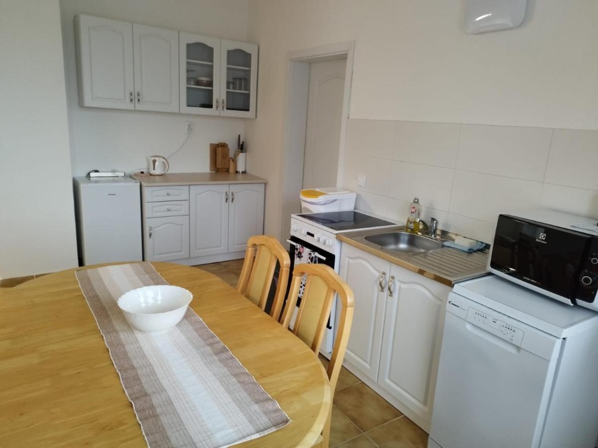 Appartement In Nitra Under The Zobor-Hill Екстер'єр фото